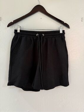 DOROTO Textured Black Lounge Shorts – Women’s Medium